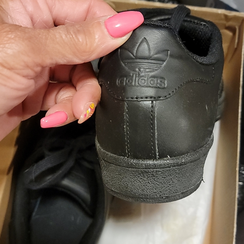 Adidas - Picture 4 of 7